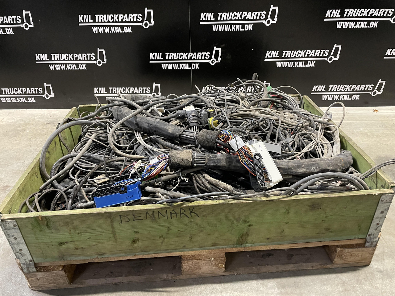 SCANIA COMPLTE CABELS / WIRING NGR S580 6X4 - Појас за кабел/ Жица за Камион: слика 1 SCANIA COMPLTE CABELS / WIRING NGR S580 6X4 - Појас за кабел/ Жица за Камион: слика 1