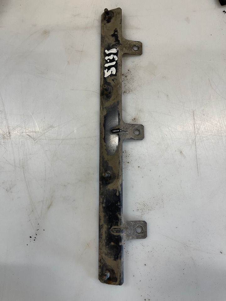 SCANIA MUDGUARD BRACKET 1399091 - Рамка/ Шасија за Камион: слика 2 SCANIA MUDGUARD BRACKET 1399091 - Рамка/ Шасија за Камион: слика 2