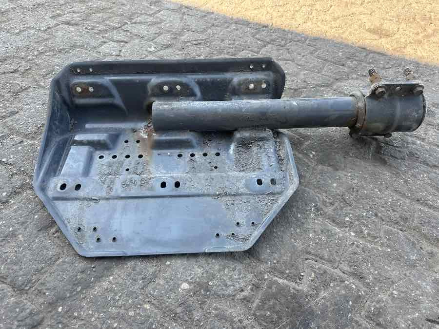 SCANIA MUDGUARD BRACKET 2476494 - Рамка/ Шасија за Камион: слика 1 SCANIA MUDGUARD BRACKET 2476494 - Рамка/ Шасија за Камион: слика 1