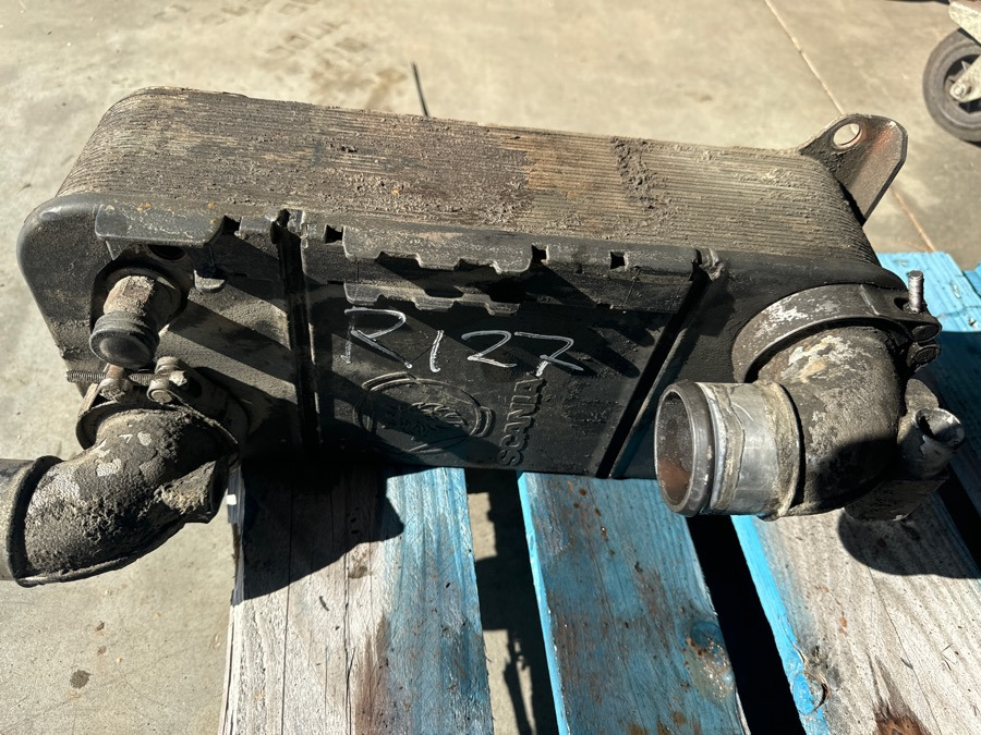 SCANIA OIL COOLER 1804210 - Менувач и делови за Камион: слика 1 SCANIA OIL COOLER 1804210 - Менувач и делови за Камион: слика 1