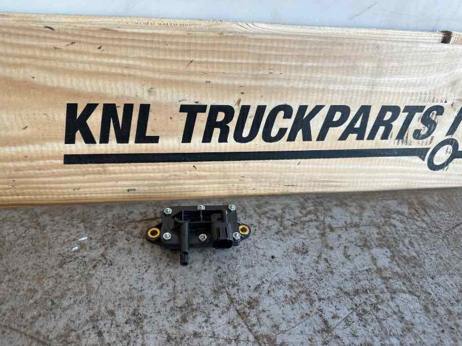 SCANIA SENSOR 2302150 - Електричен систем за Камион: слика 1 SCANIA SENSOR 2302150 - Електричен систем за Камион: слика 1