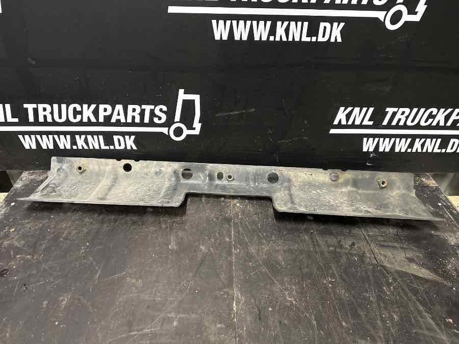 VOLVO BRACKET 82470757 - Рамка/ Шасија за Камион: слика 2 VOLVO BRACKET 82470757 - Рамка/ Шасија за Камион: слика 2