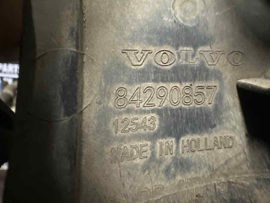 VOLVO BRACKET 84290857 - Рамка/ Шасија за Камион: слика 3 VOLVO BRACKET 84290857 - Рамка/ Шасија за Камион: слика 3