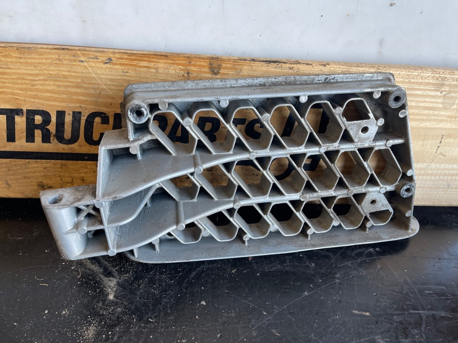 VOLVO STEP 82859306 - Кабина и ентериер за Камион: слика 2 VOLVO STEP 82859306 - Кабина и ентериер за Камион: слика 2