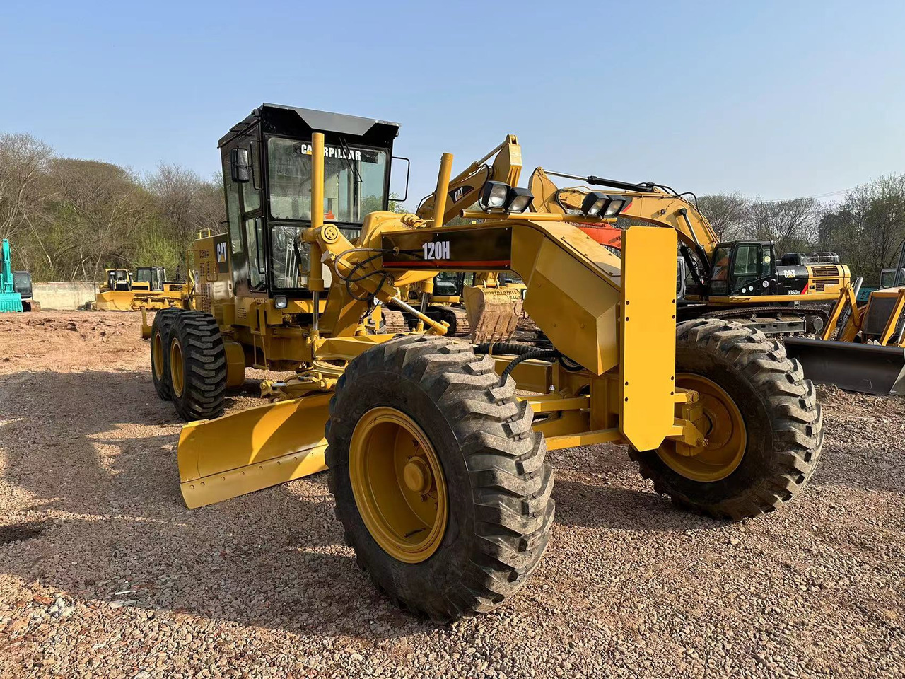 CATERPILLAR 120H motor grader - Порамнувач: слика 4 CATERPILLAR 120H motor grader - Порамнувач: слика 4
