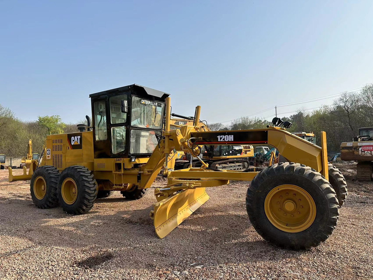 CATERPILLAR 120H motor grader - Порамнувач: слика 3 CATERPILLAR 120H motor grader - Порамнувач: слика 3