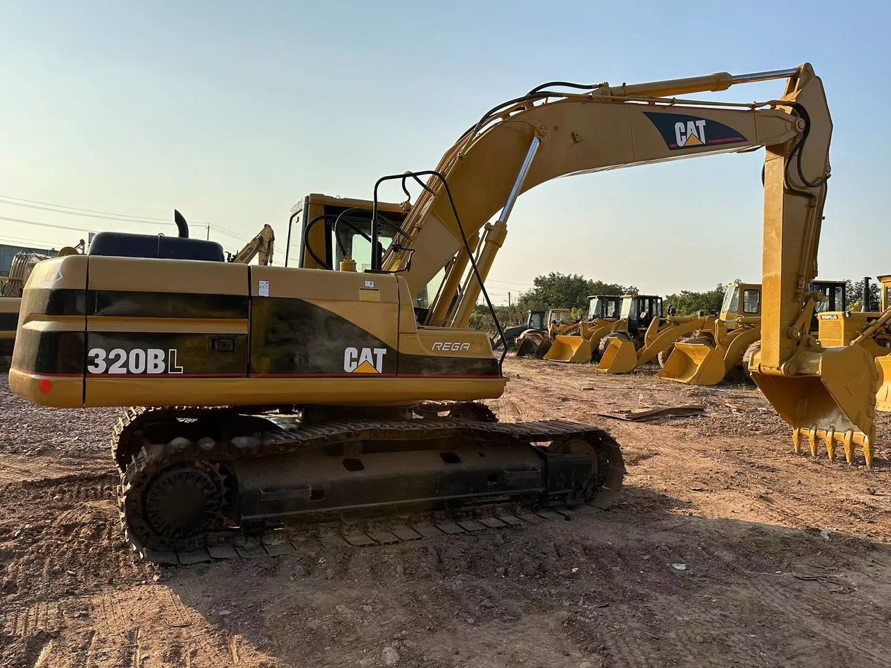 CATERPILLAR 320BL - Багер гасеничар: слика 4 CATERPILLAR 320BL - Багер гасеничар: слика 4