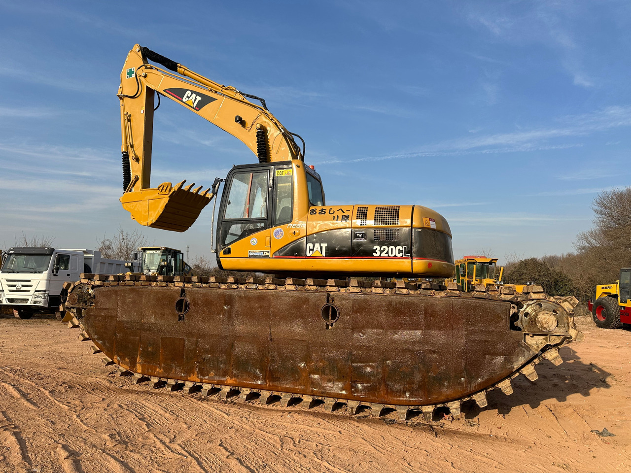 CATERPILLAR 320CL - Амфибиски багер: слика 4 CATERPILLAR 320CL - Амфибиски багер: слика 4