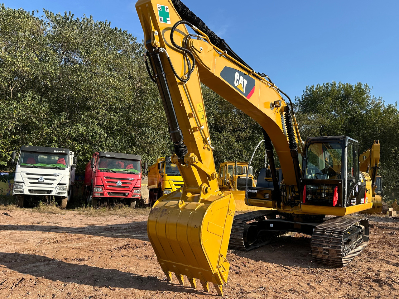 CATERPILLAR 320D2L excavator - Багер гасеничар: слика 3 CATERPILLAR 320D2L excavator - Багер гасеничар: слика 3