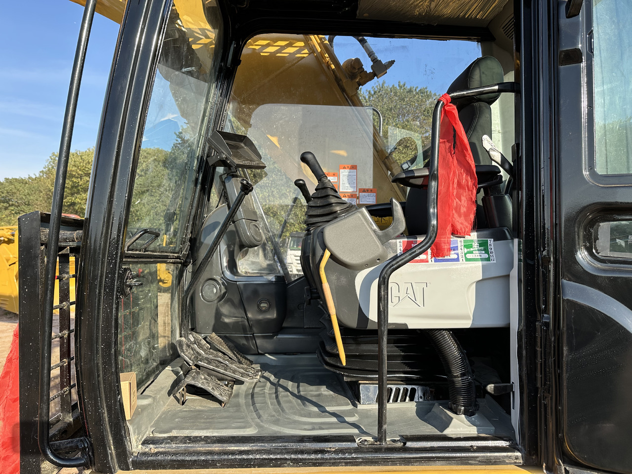 Багер гасеничар CATERPILLAR 320DL: слика 7 Багер гасеничар CATERPILLAR 320DL: слика 7