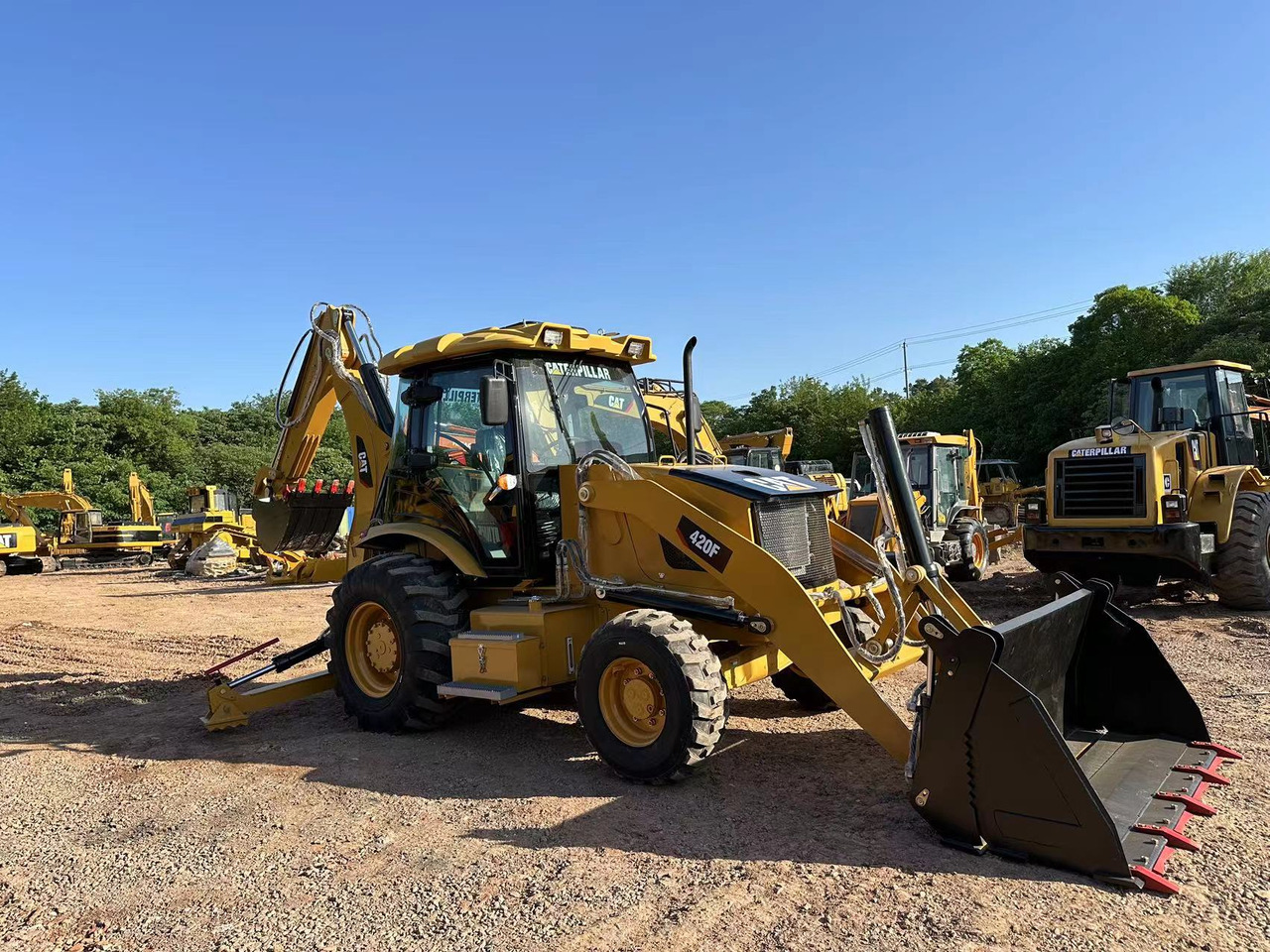 CATERPILLAR 420F2 - Ровокопач: слика 2 CATERPILLAR 420F2 - Ровокопач: слика 2