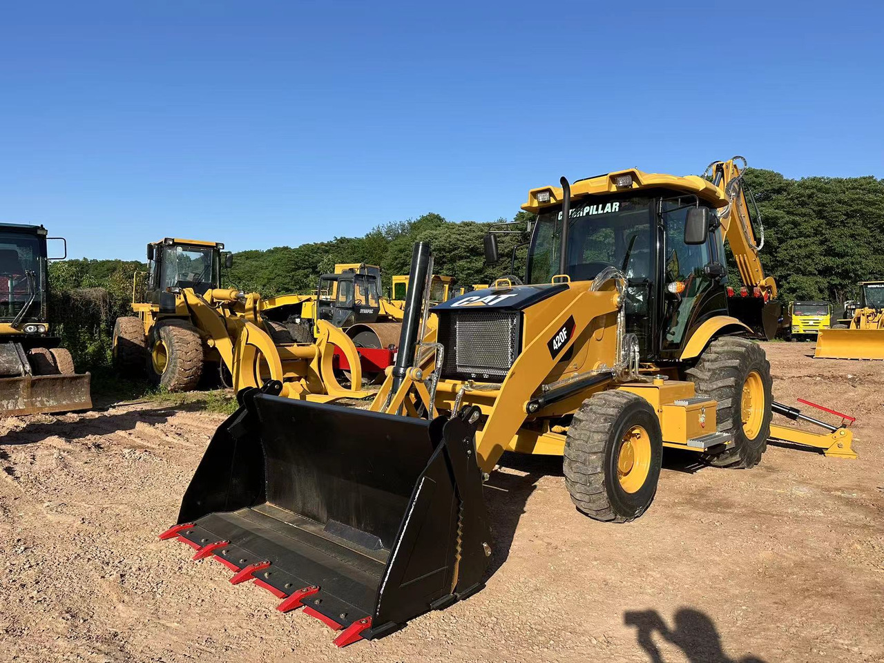 CATERPILLAR 420F2 - Ровокопач: слика 1 CATERPILLAR 420F2 - Ровокопач: слика 1