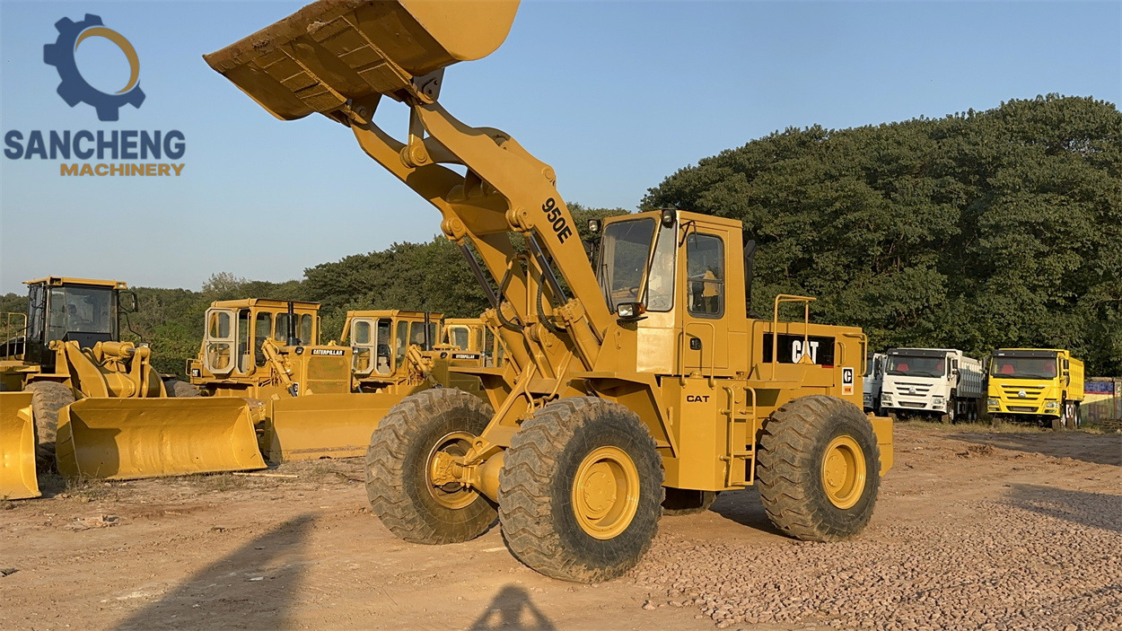 CATERPILLAR 950E - Натоварувач на тркала: слика 3 CATERPILLAR 950E - Натоварувач на тркала: слика 3