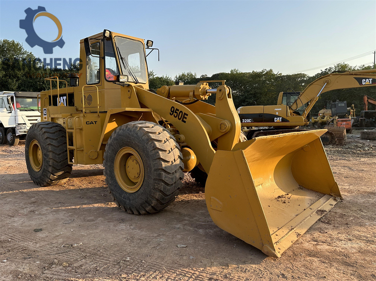 CATERPILLAR 950E - Натоварувач на тркала: слика 1 CATERPILLAR 950E - Натоварувач на тркала: слика 1
