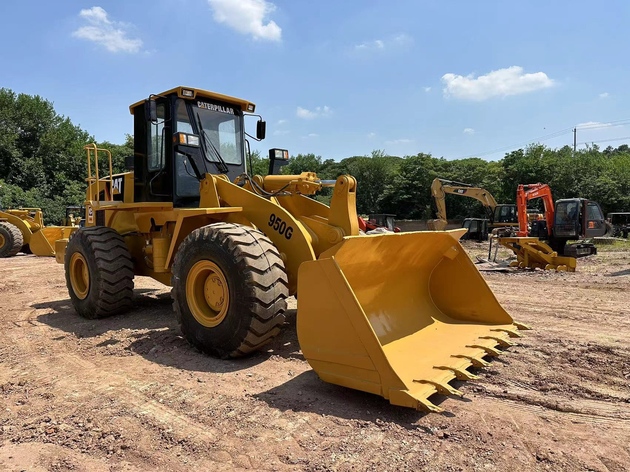 CATERPILLAR 950G - Натоварувач на тркала: слика 1 CATERPILLAR 950G - Натоварувач на тркала: слика 1