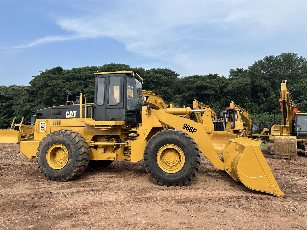 CATERPILLAR 966F - Натоварувач на тркала: слика 2 CATERPILLAR 966F - Натоварувач на тркала: слика 2