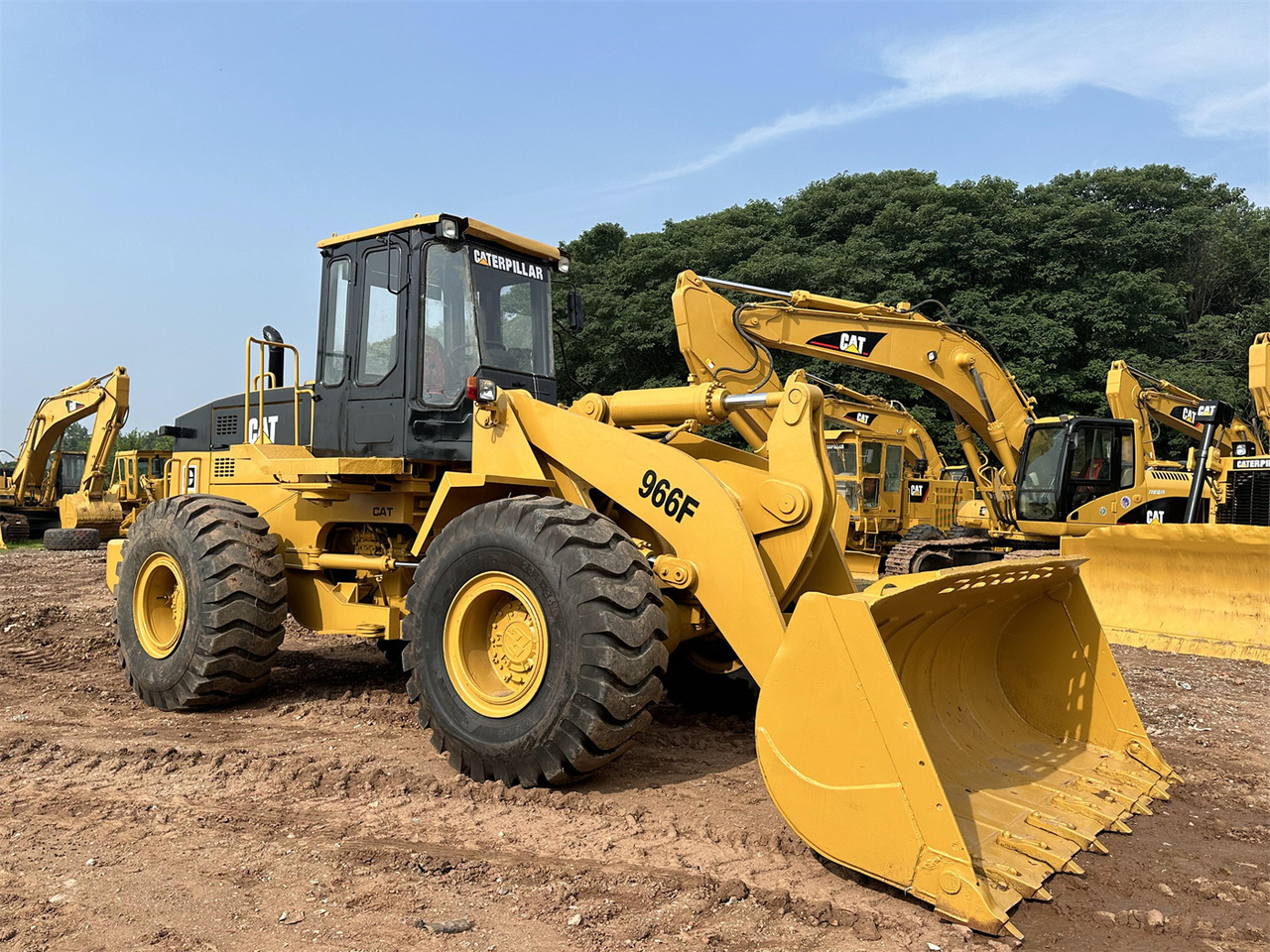 CATERPILLAR 966F - Натоварувач на тркала: слика 1 CATERPILLAR 966F - Натоварувач на тркала: слика 1