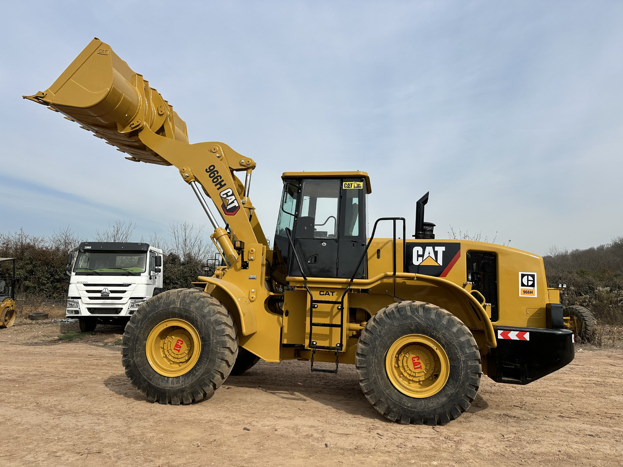 CATERPILLAR 966H - Натоварувач на тркала: слика 1 CATERPILLAR 966H - Натоварувач на тркала: слика 1