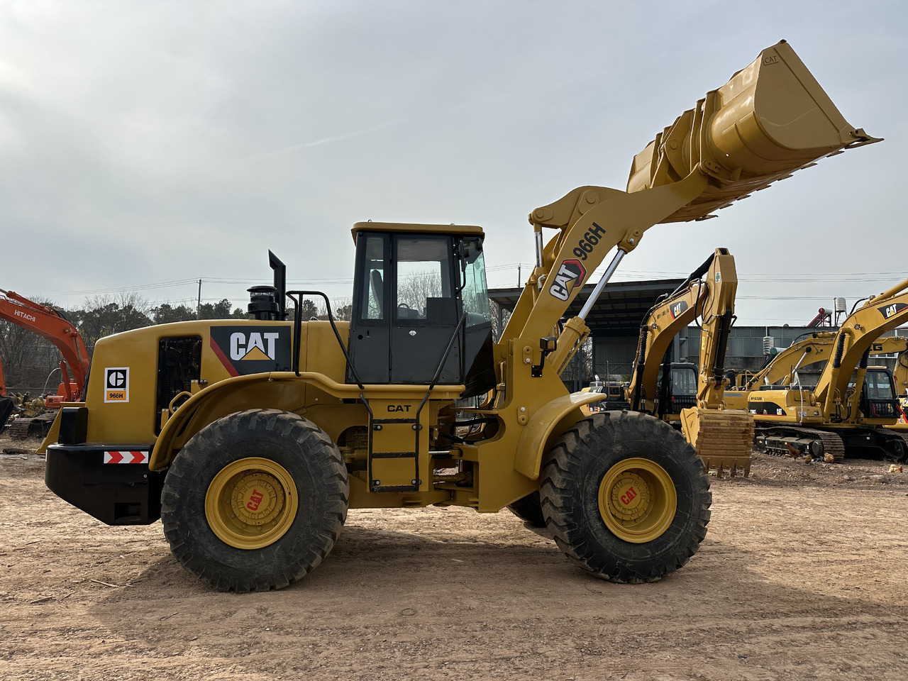 CATERPILLAR 966H - Натоварувач на тркала: слика 3 CATERPILLAR 966H - Натоварувач на тркала: слика 3