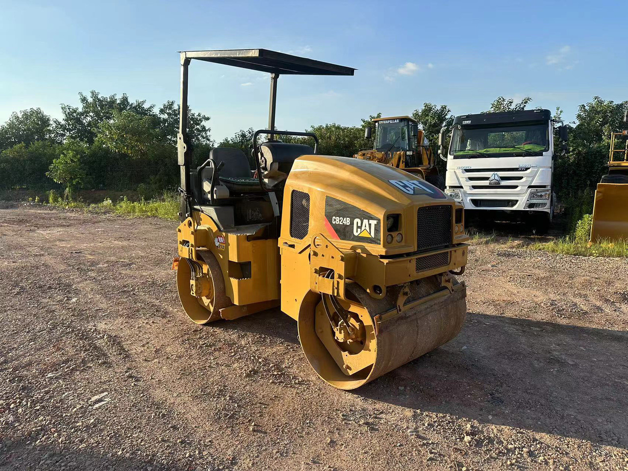 CATERPILLAR CB24B - Ваљак: слика 1 CATERPILLAR CB24B - Ваљак: слика 1