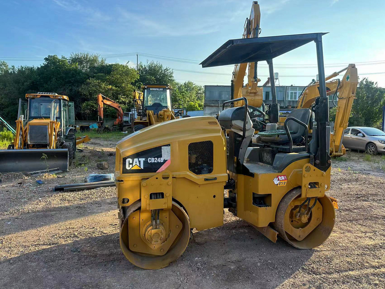 CATERPILLAR CB24B - Ваљак: слика 1 CATERPILLAR CB24B - Ваљак: слика 1