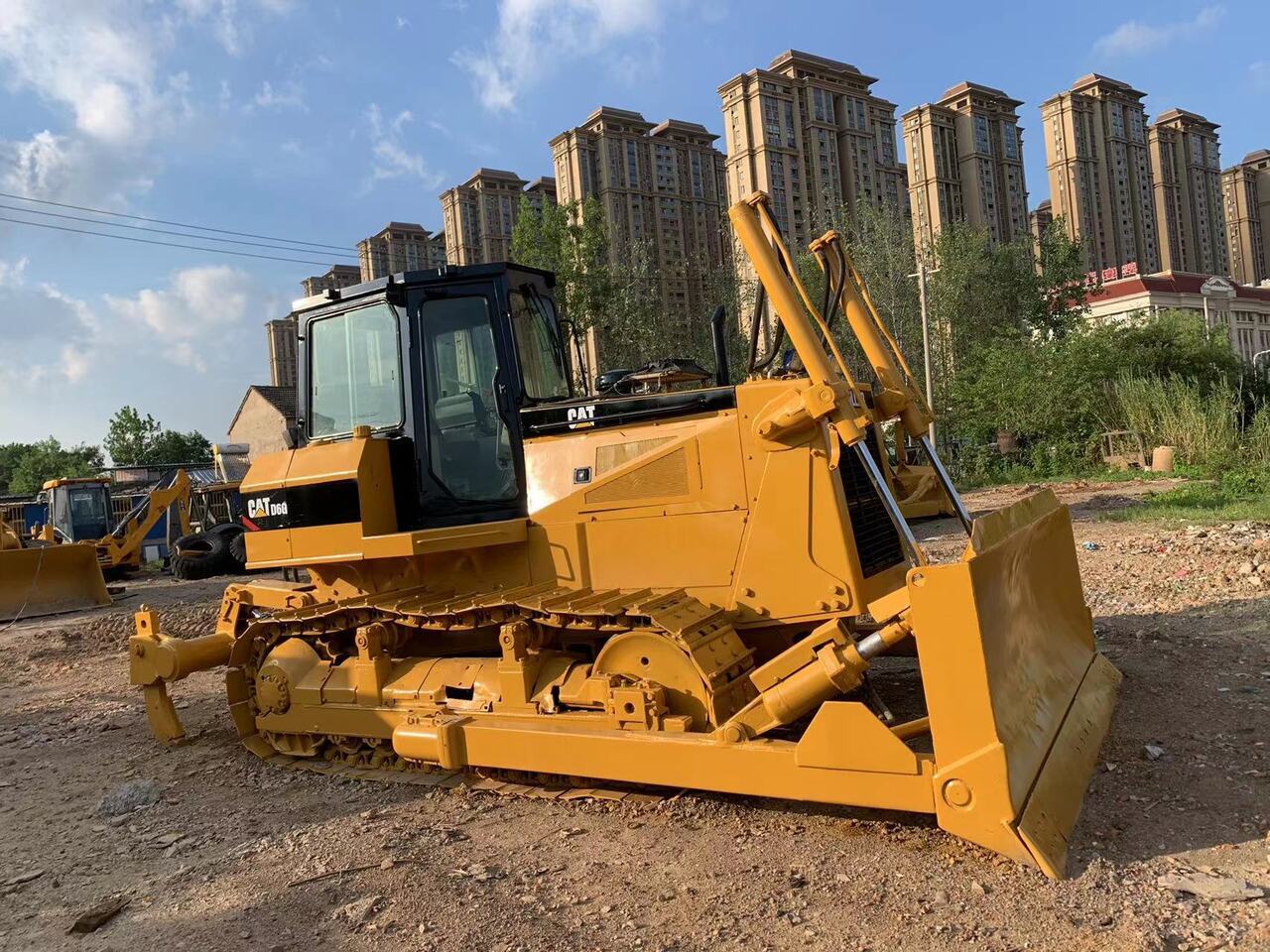 CATERPILLAR D6G - Булдожер: слика 1 CATERPILLAR D6G - Булдожер: слика 1
