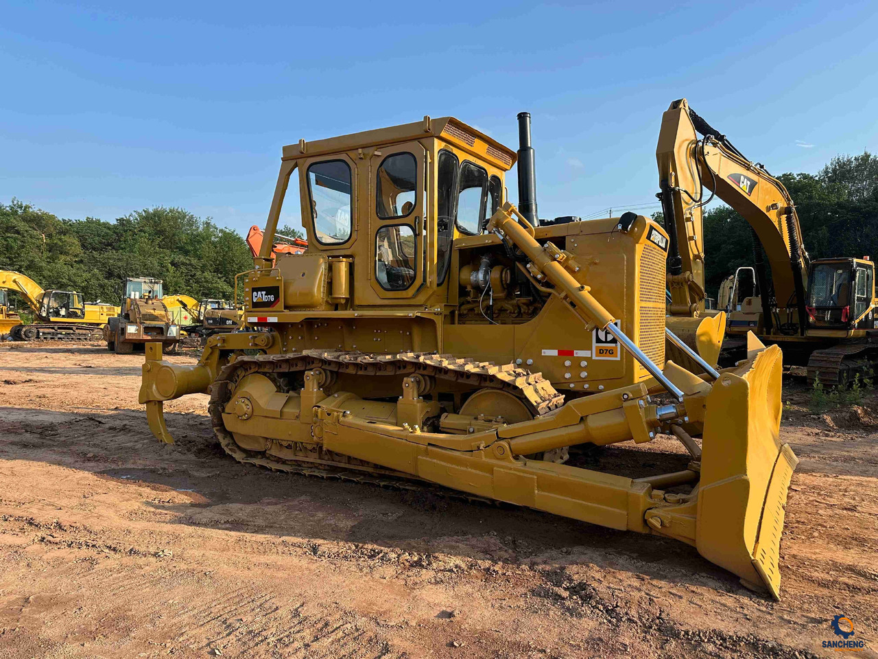 CATERPILLAR D7G - Булдожер: слика 1 CATERPILLAR D7G - Булдожер: слика 1