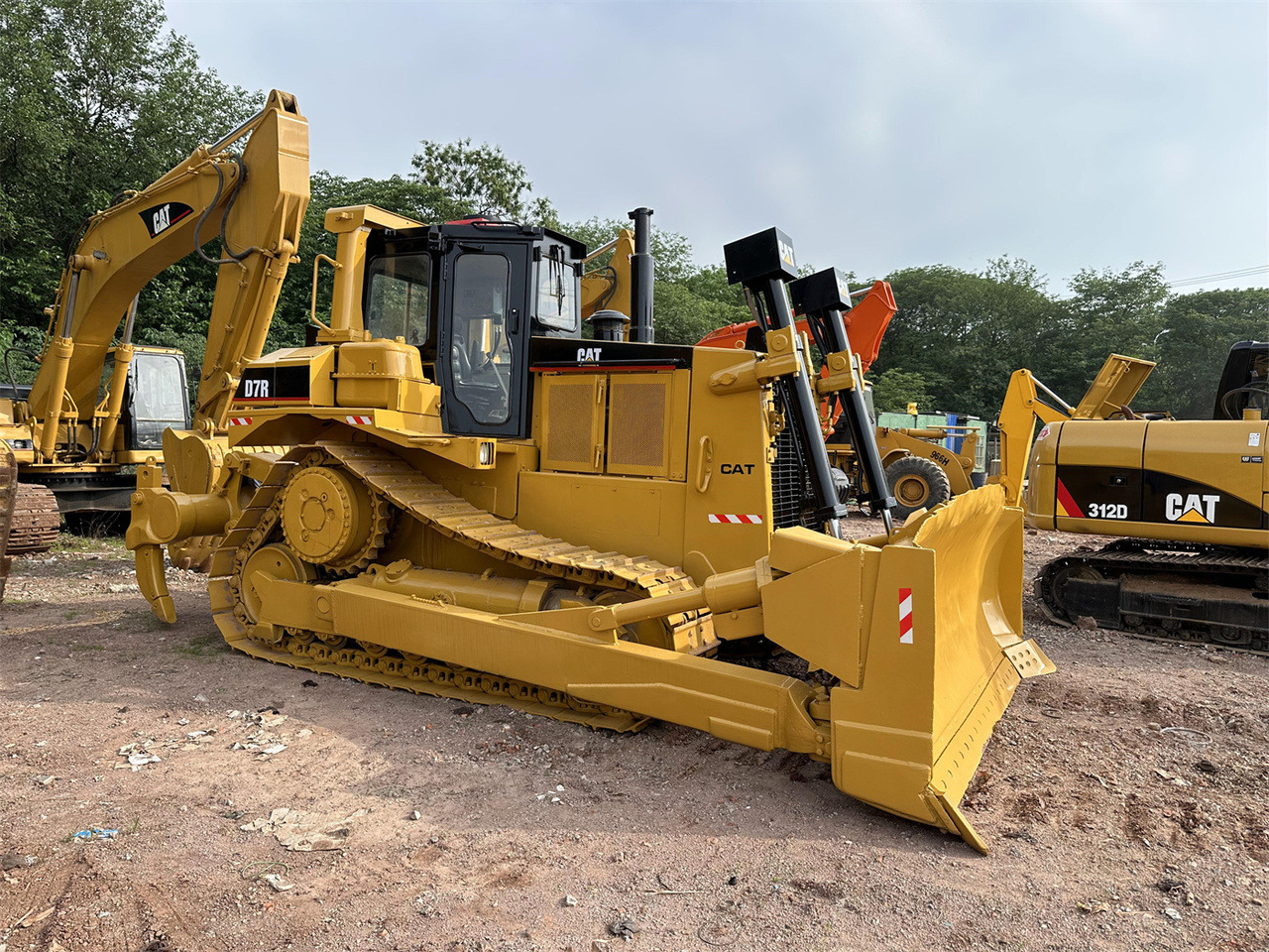 CATERPILLAR D7R - Булдожер: слика 2 CATERPILLAR D7R - Булдожер: слика 2