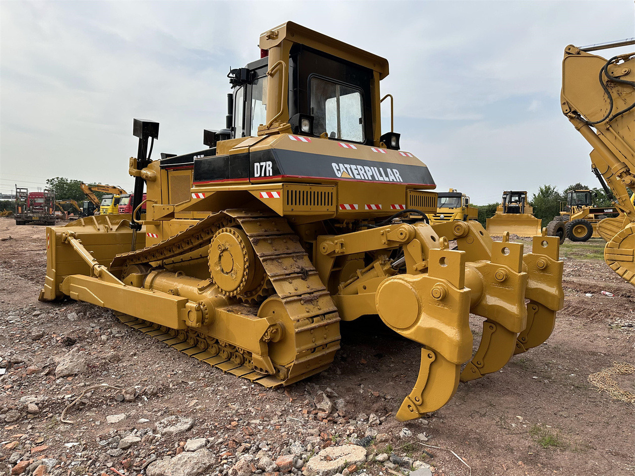 CATERPILLAR D7R - Булдожер: слика 1 CATERPILLAR D7R - Булдожер: слика 1