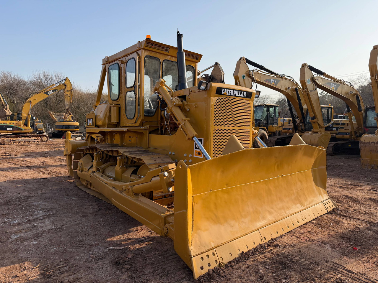 CATERPILLAR D8H - Булдожер: слика 1 CATERPILLAR D8H - Булдожер: слика 1