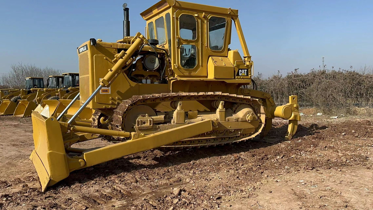 CATERPILLAR D8K - Булдожер: слика 1 CATERPILLAR D8K - Булдожер: слика 1