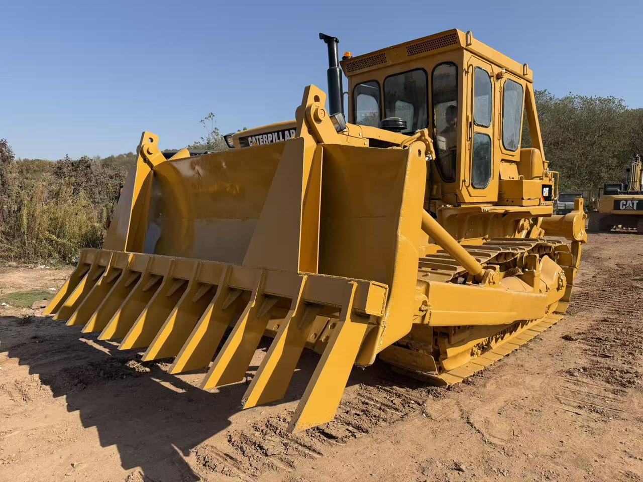 CATERPILLAR D8K - Булдожер: слика 1 CATERPILLAR D8K - Булдожер: слика 1