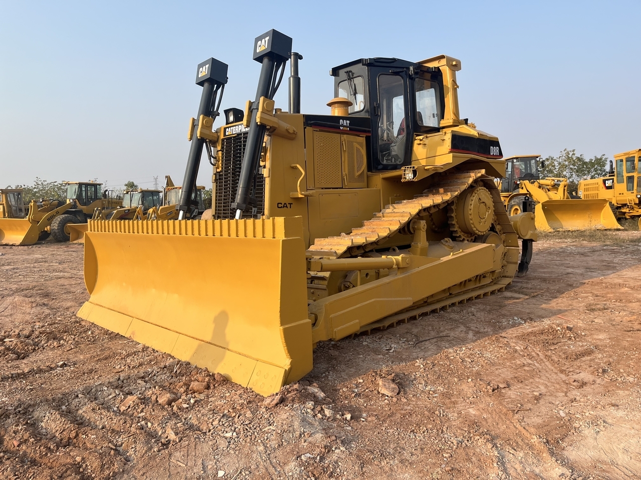 CATERPILLAR D8R - Булдожер: слика 1 CATERPILLAR D8R - Булдожер: слика 1