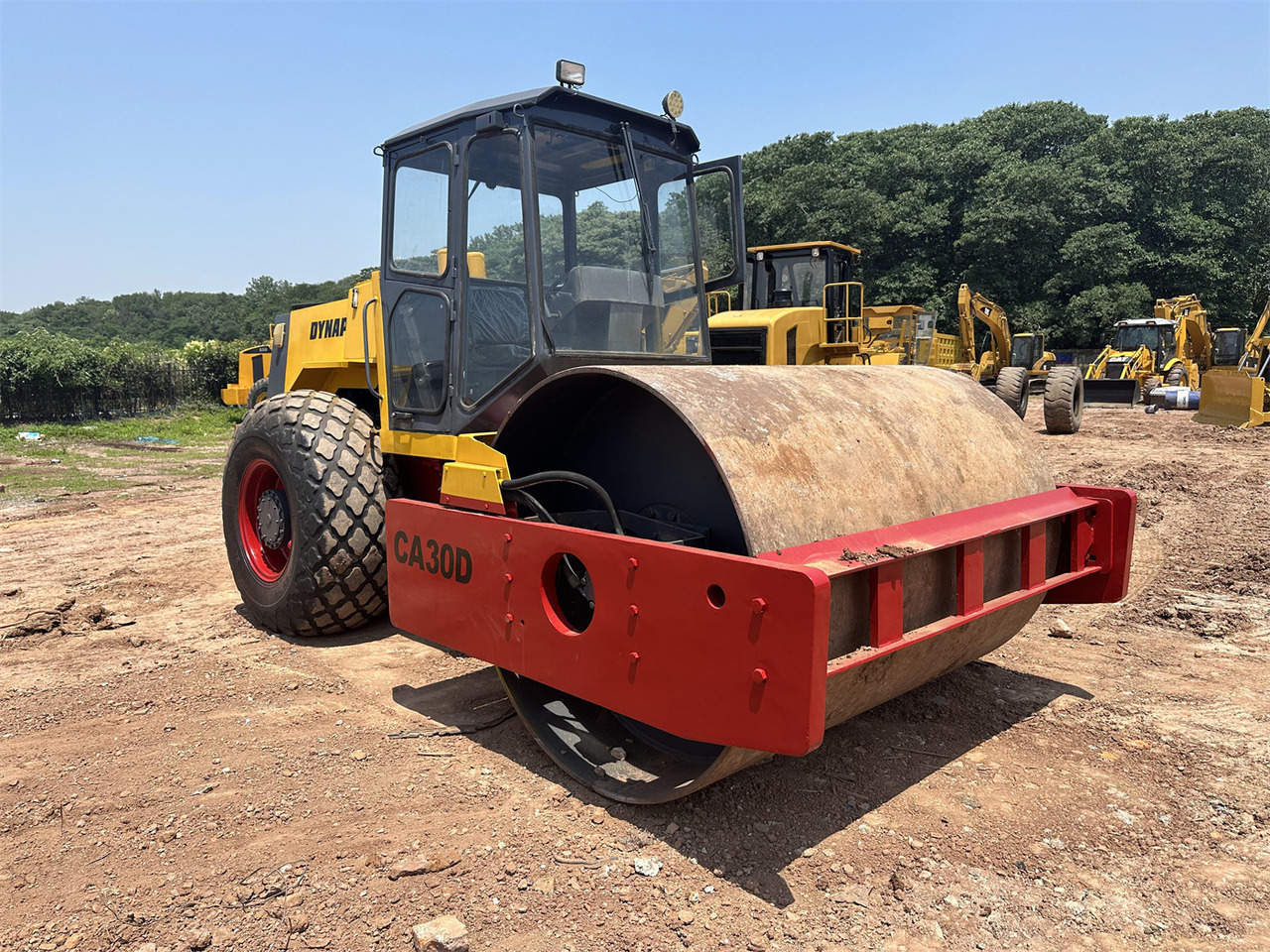 DYNAPAC CA30D - Ваљак: слика 1 DYNAPAC CA30D - Ваљак: слика 1