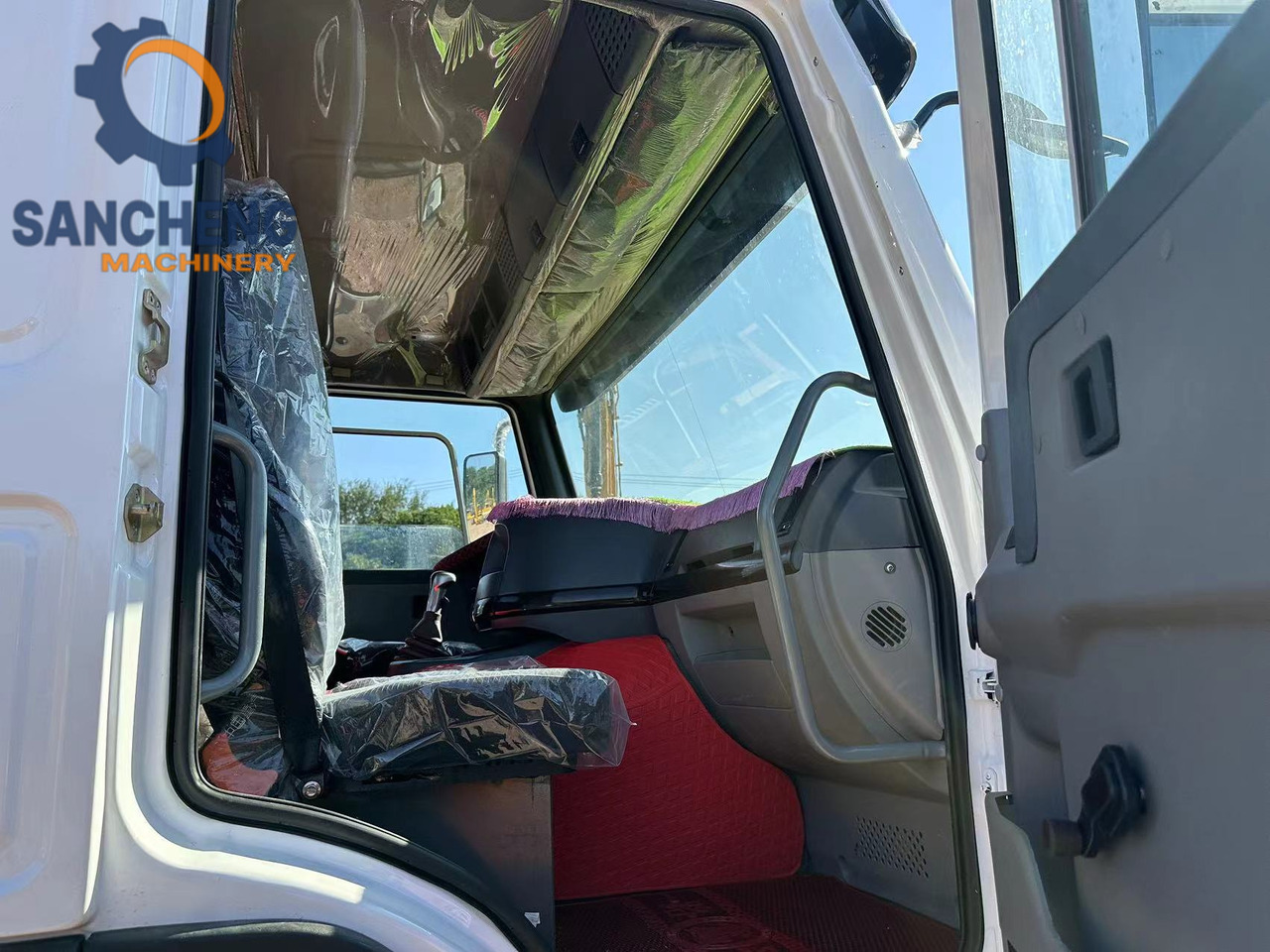 Камион влекач SINOTRUK HOWO Truck Head 371hp: слика 9