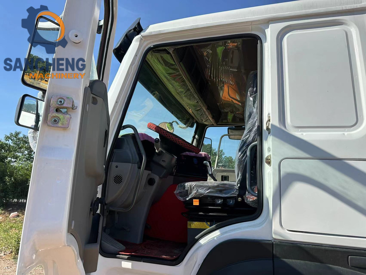 Камион влекач SINOTRUK HOWO Truck Head 371hp: слика 8