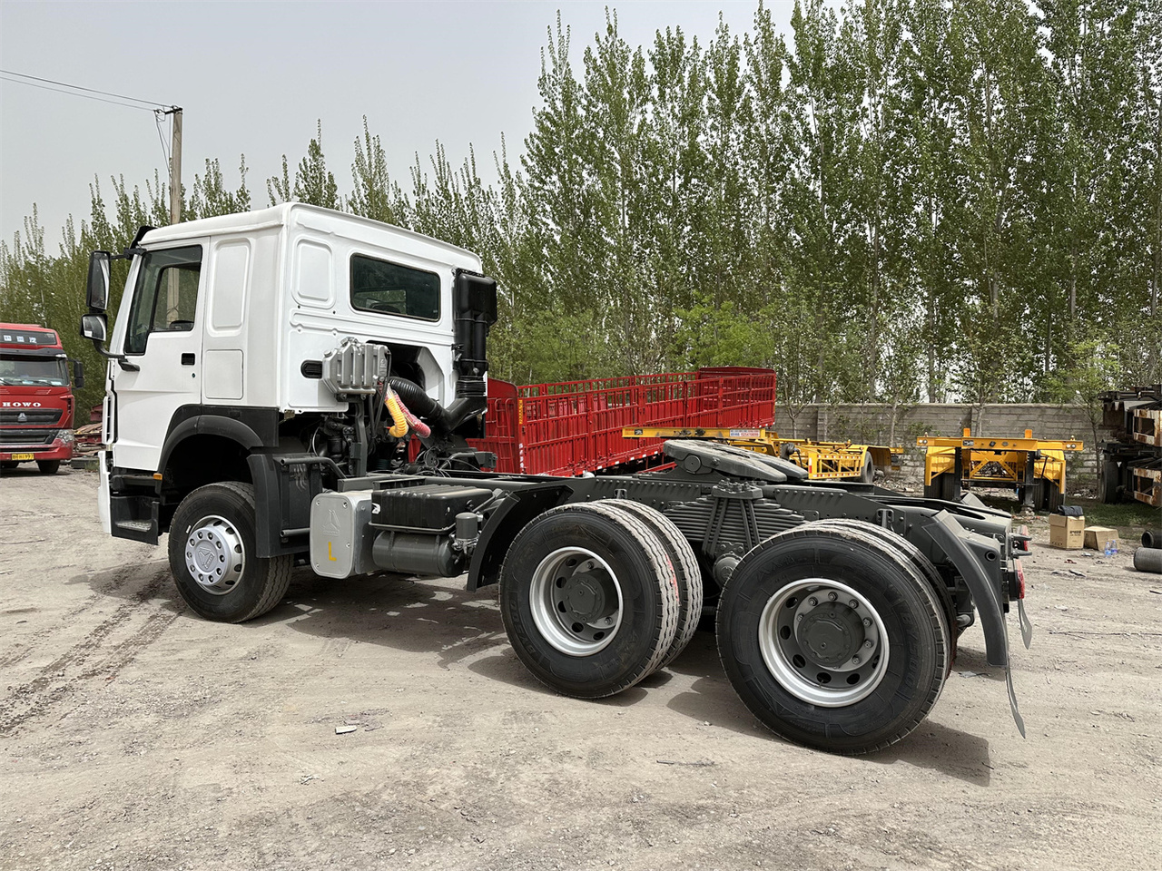 Камион влекач SINOTRUK Howo 371 Truck Head: слика 6