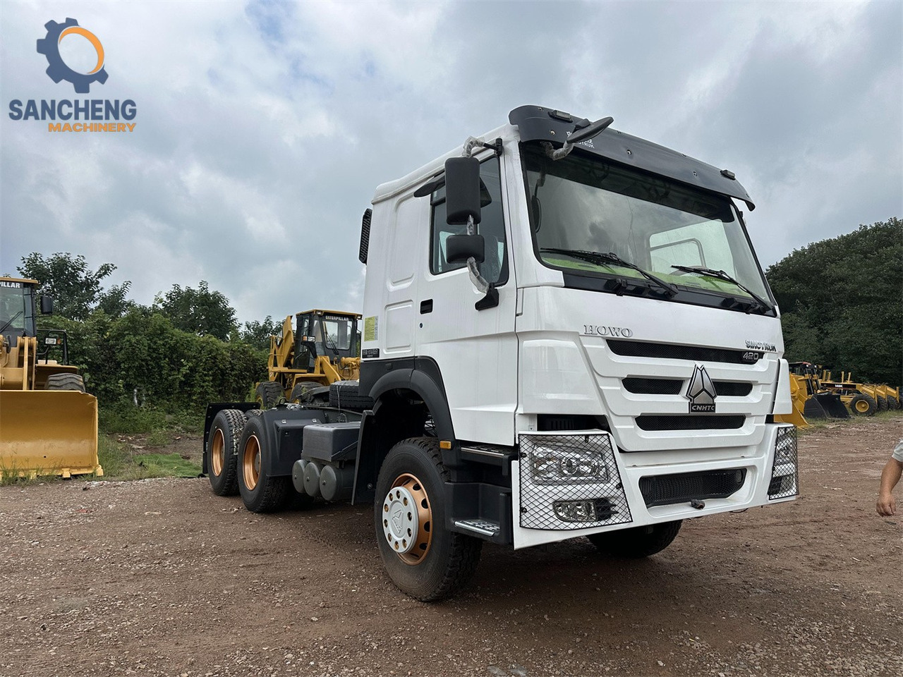 SINOTRUK Howo tractor unit 420hp - Камион влекач: слика 3 SINOTRUK Howo tractor unit 420hp - Камион влекач: слика 3