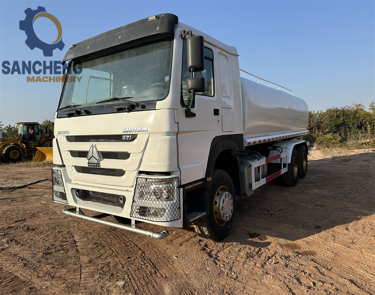 SINOTRUK HOWO 371 6x4 Water Tanker Truck - Камион цистерна: слика 1 SINOTRUK HOWO 371 6x4 Water Tanker Truck - Камион цистерна: слика 1