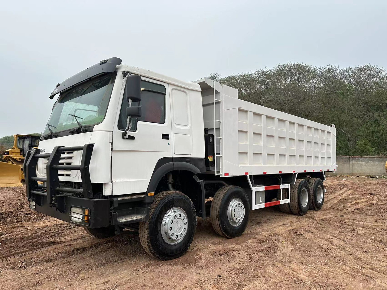 SINOTRUK HOWO 371 with Bumper - Кипер: слика 2 SINOTRUK HOWO 371 with Bumper - Кипер: слика 2