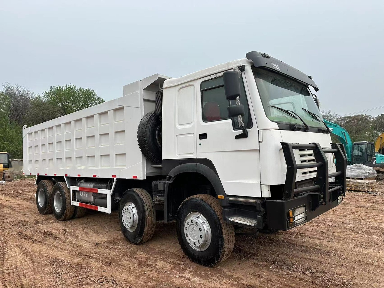SINOTRUK HOWO 371 with Bumper - Кипер: слика 4 SINOTRUK HOWO 371 with Bumper - Кипер: слика 4
