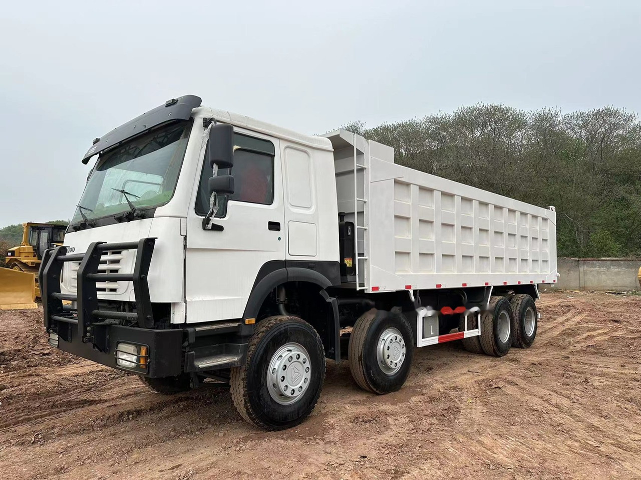 SINOTRUK HOWO 371 with Bumper - Кипер: слика 2 SINOTRUK HOWO 371 with Bumper - Кипер: слика 2