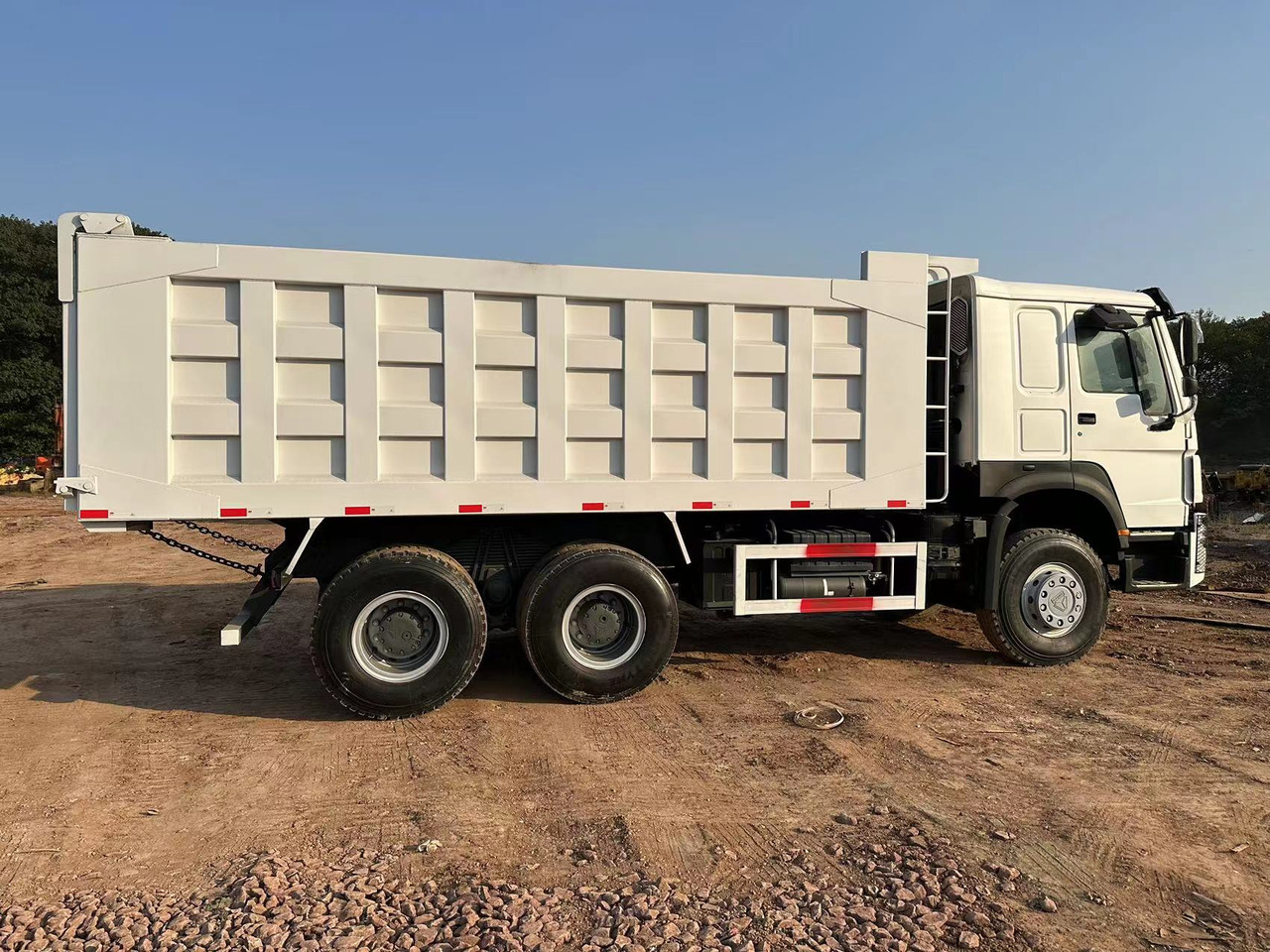 SINOTRUK HOWO 371hp 6x4 - Кипер: слика 5 SINOTRUK HOWO 371hp 6x4 - Кипер: слика 5