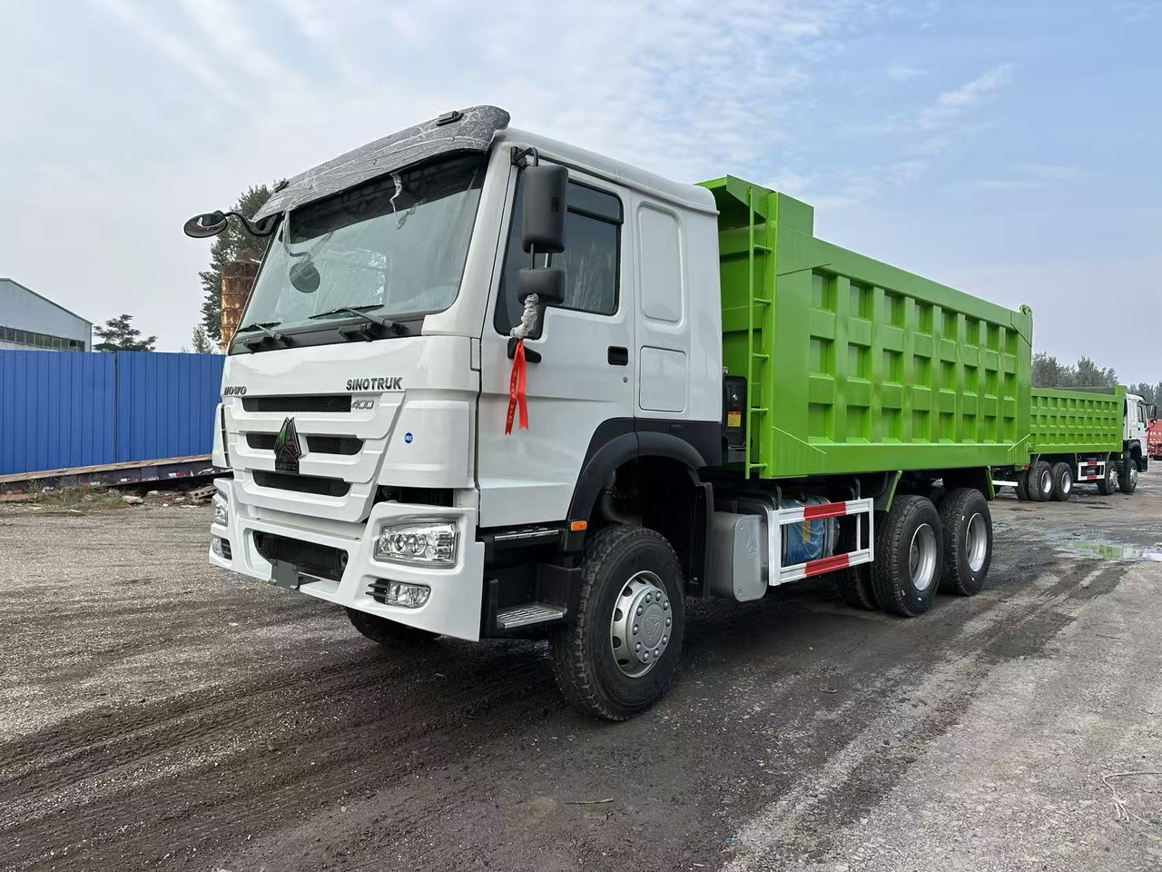 SINOTRUK HOWO 400HP 6X4 Tipper Truck - Кипер: слика 1 SINOTRUK HOWO 400HP 6X4 Tipper Truck - Кипер: слика 1