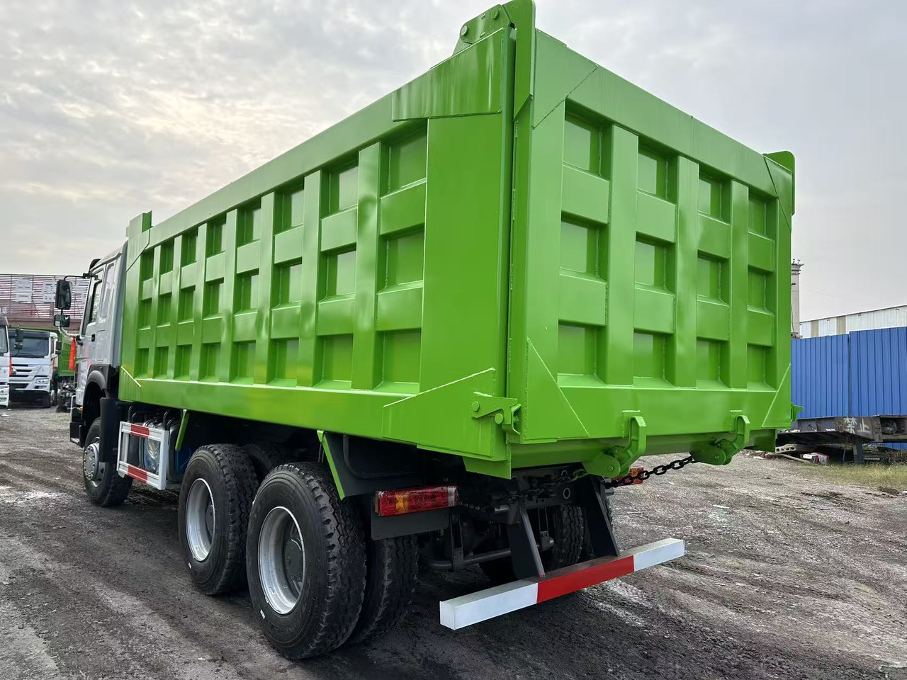 SINOTRUK HOWO 400HP 6X4 Tipper Truck - Кипер: слика 5 SINOTRUK HOWO 400HP 6X4 Tipper Truck - Кипер: слика 5