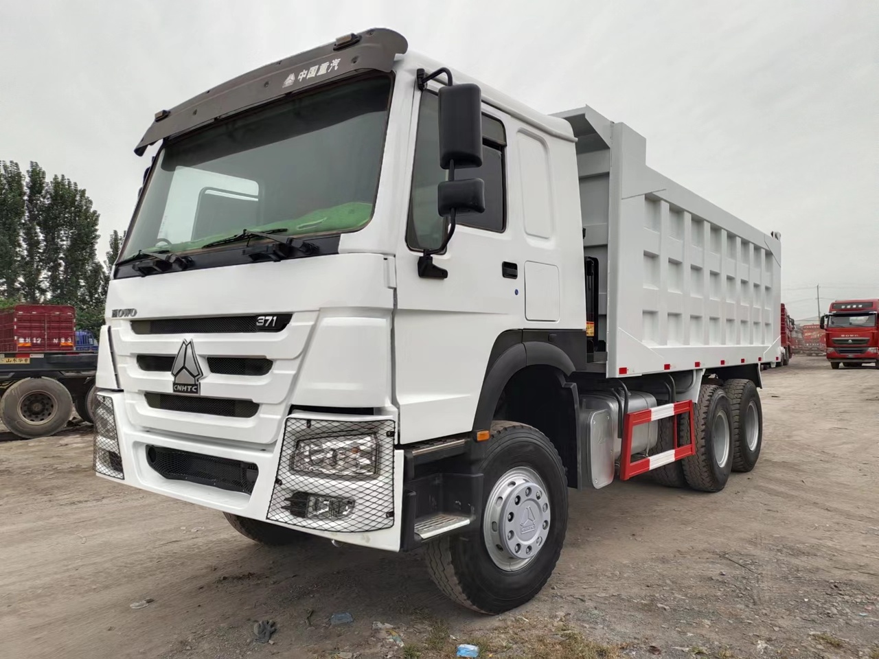 SINOTRUK HOWO Dump truck 371 6x4 - Кипер: слика 2 SINOTRUK HOWO Dump truck 371 6x4 - Кипер: слика 2