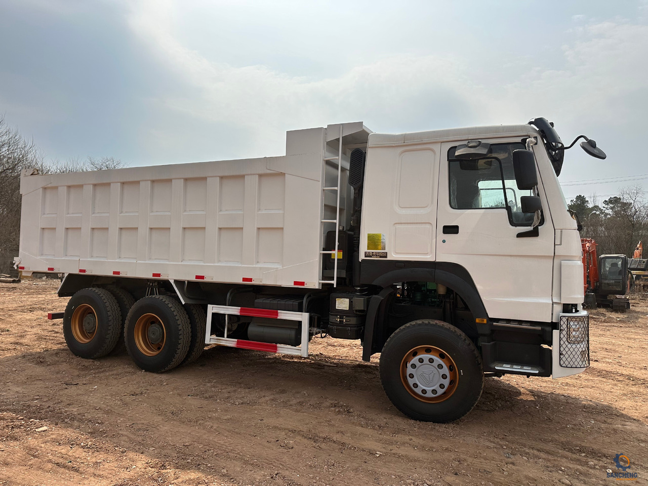 SINOTRUK HOWO Dump truck 371 6x4 - Кипер: слика 2 SINOTRUK HOWO Dump truck 371 6x4 - Кипер: слика 2