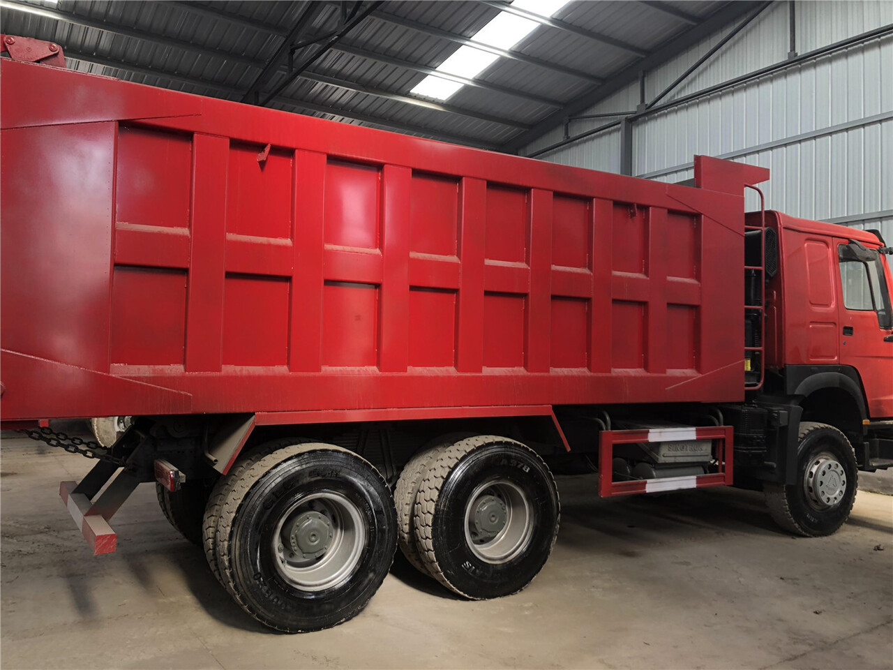 SINOTRUK Howo Dump truck 371 - Кипер: слика 3 SINOTRUK Howo Dump truck 371 - Кипер: слика 3