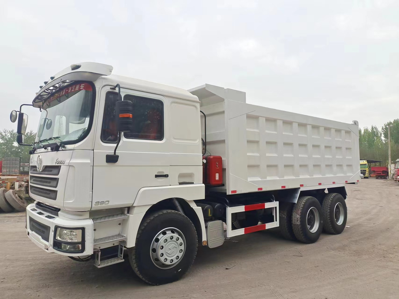 Shacman F3000 Dump Truck - Кипер: слика 1 Shacman F3000 Dump Truck - Кипер: слика 1