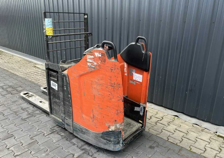 BT LPE200 - Вилушкар за палети: слика 3 BT LPE200 - Вилушкар за палети: слика 3